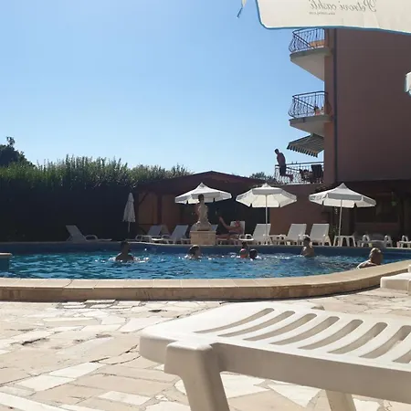 Peters комплекс петрови къщи Apartamento Sunny Beach